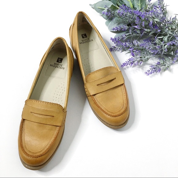 White Mountain Shoes - White Mountain Sammy Penny Loafer Flat in Tan